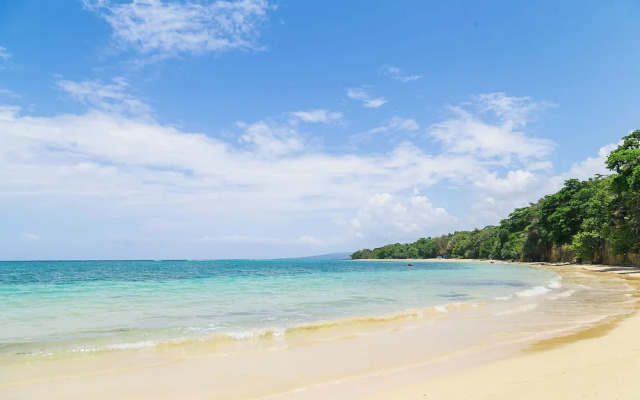Silver Palms Charming 1BR Private Beach and Pool