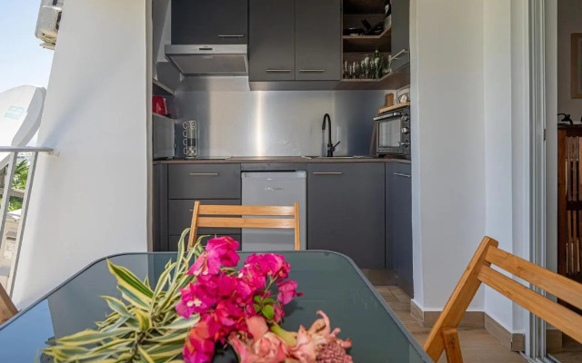 Studio, Piscine Et Vue Mer A La Marina