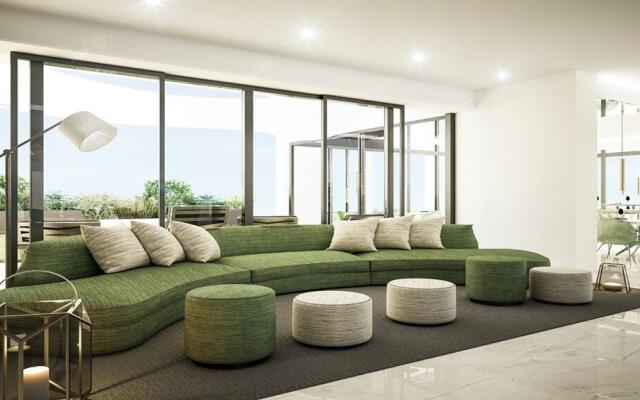 We Me Suite Hotel