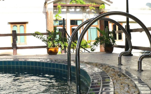 Mali Namphu Hotel