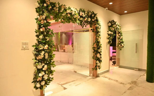 Hotel Aakriti Clarks Inn Express