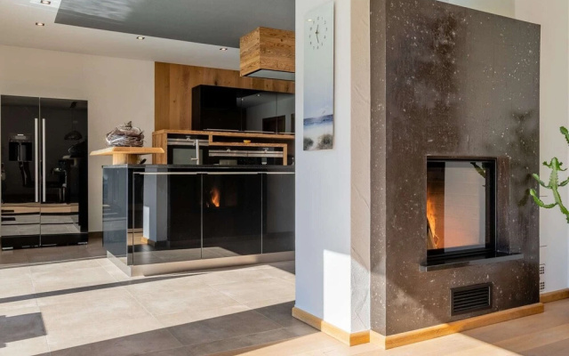 Luxurious Chalet in Neukirchen am Großvenediger With Pool