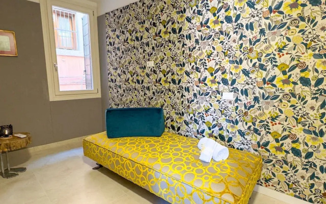 Ca de la Corona - Ai Fiori by Ca-sa Check