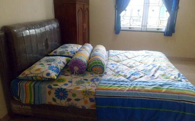 Villa Kota Bunga Violet