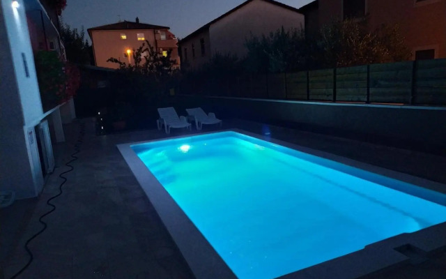 Family friendly apartments with a swimming pool Pula - 7610