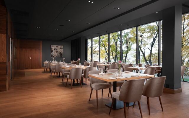 Heron Live Hotel