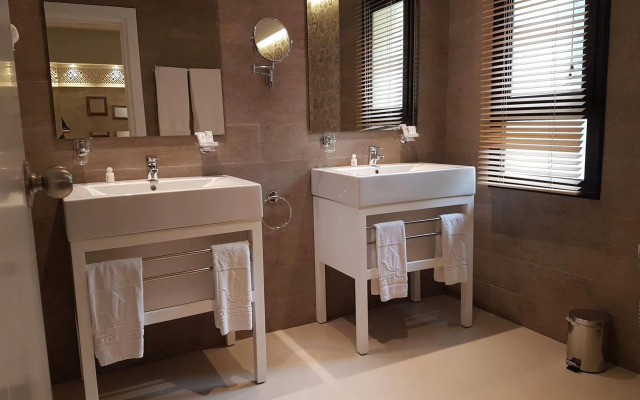 Hôtel Lac Léman, LES BERGES DU LAC