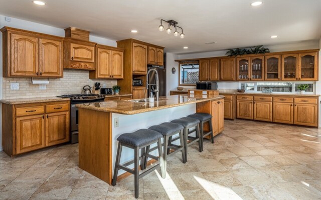 Margaret 5 Bedroom Home by RedAwning