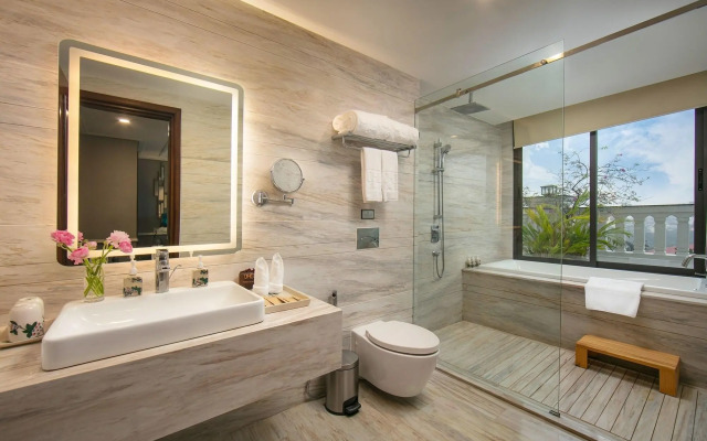 The Oriental Jade Hotel