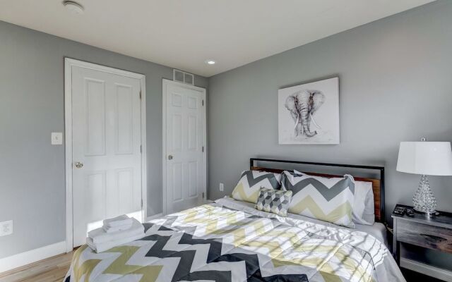 Upscale Home W/rooftopdeck&parking Near Stadiums
