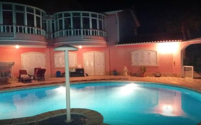 Apartment with 3 Bedrooms in Sintra, with Pool Access, Enclosed Garden And Wifi - 3 Km From the Beach