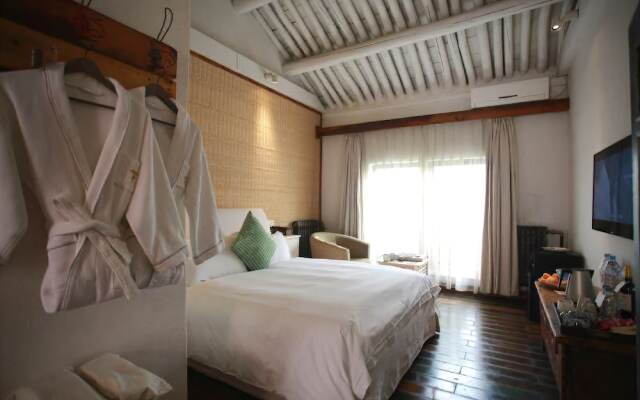 Zuoyouke Theme Hotel