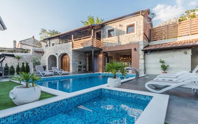 Leonarda - Luxury Stone House - H