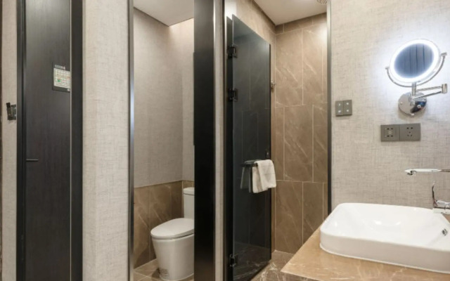 Rezen Dong Hotel (Xi'an Bell Tower Provincial Government Store)