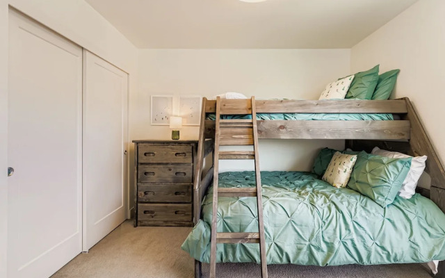 Lazy Rocky Retreat 2 Bedroom Home