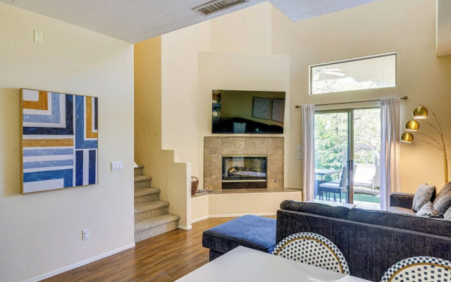 Chic Scottsdale Townhome w/ Patio & Pool Access!
