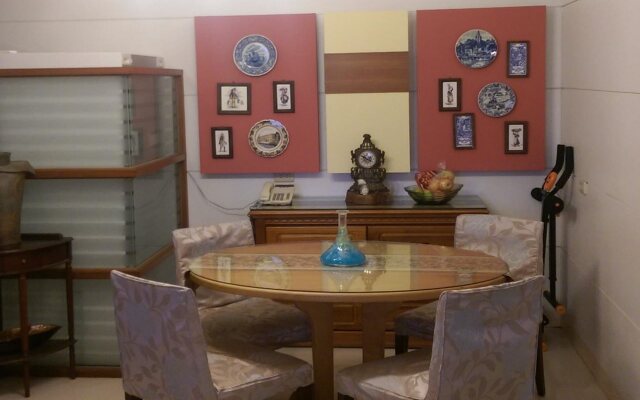 Four Seasons B & B