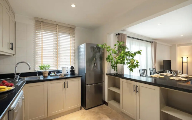 Elegant Suites Central