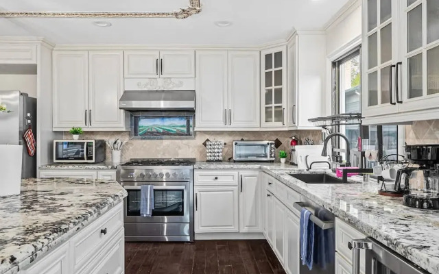 SJ Downtown 5 BR Stunning House