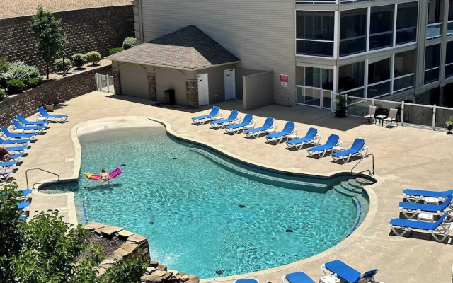 Panoramic Sunset Escape Waterfront Condo for 7!