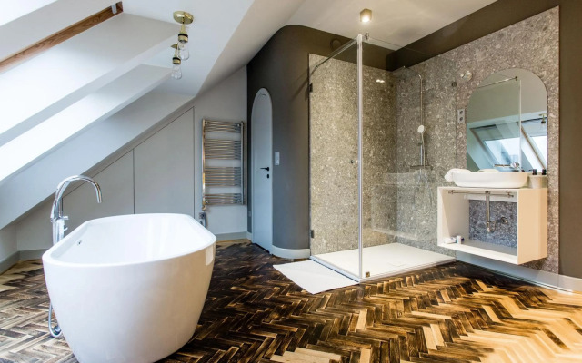 K52 luxury 4BDRM 4BTHRM apartment