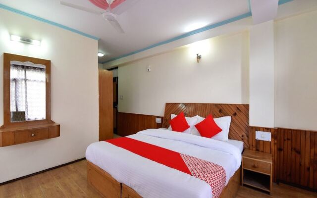OYO 13387 Hotel Kartik