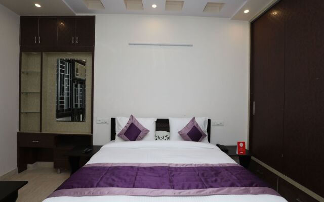 OYO 10960 Hotel Royal India