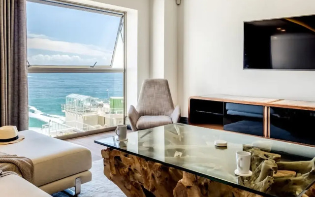 Chic Apartment w Amazing Views Dunmore Luxe
