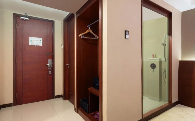 The Alana Hotel & Convention Center