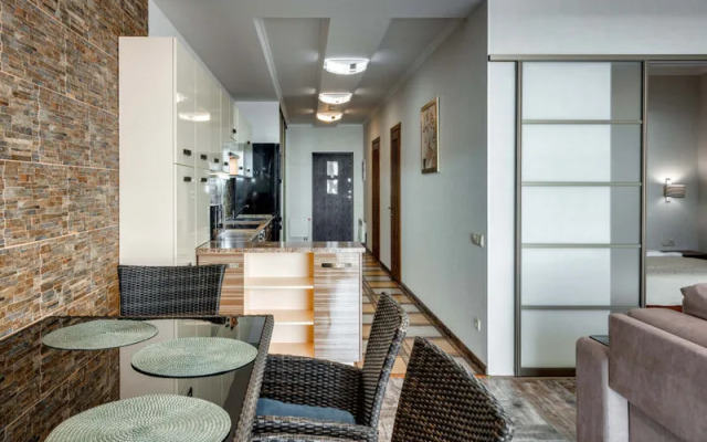 Апартаменты Фамилия Делюкс на улице Строителей, д.3