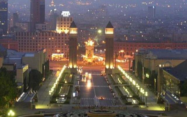 Deco Sants Fira Apartments