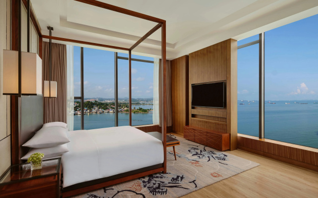 Batam Marriott Hotel Harbour Bay – Guest Rooms – Batam