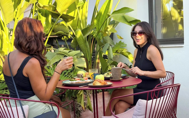 Coeo Fresca Roof Garden Signature Apartments