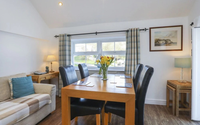 3 The Coach House - Penthouse Apartment