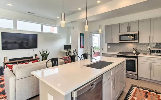 Modern Denver Townhome w/ Rooftop Terrace!