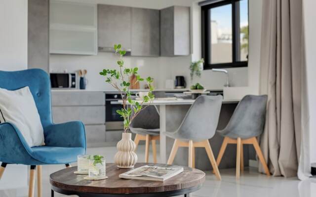 Sanders Palama - Cute 2-bdr Penthouse Apt