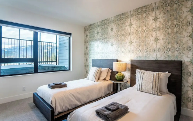 Mountain Revelation Revelstoke Vacations