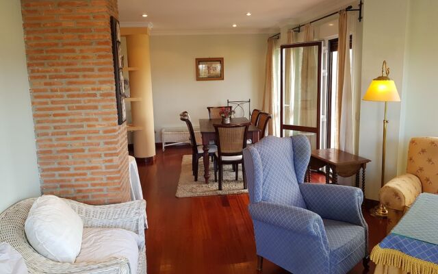Views & luxury in Old Town