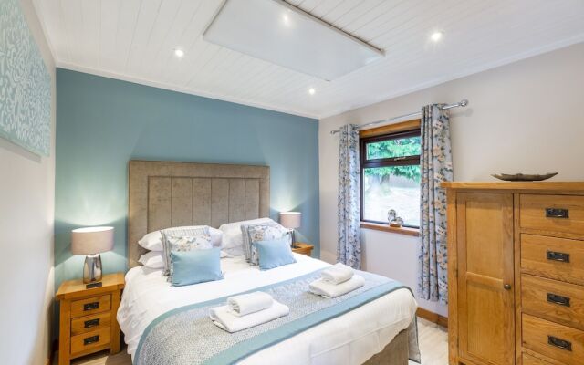 Birch 14 With Hot Tub, Newton Stewart