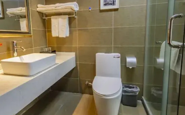 Qinyuan Zhixuan Hot Spring Hotel