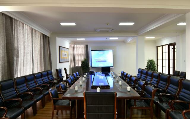 Qingdao Oceanside Hotel & Resort