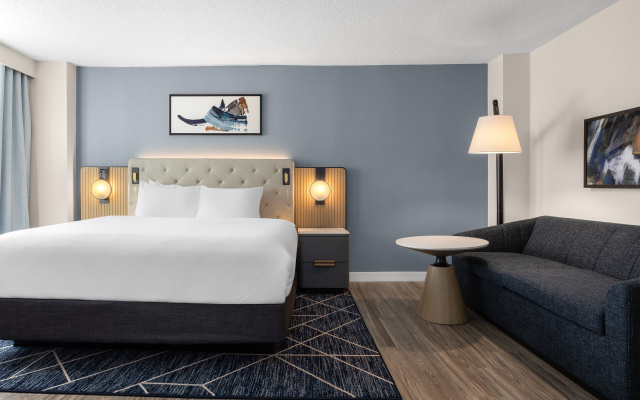 Crowne Plaza Virginia Beach Town Center by IHG