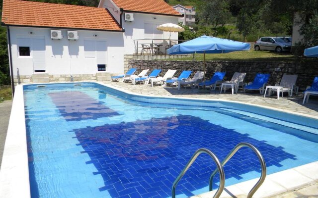 Villa Mia Apartments