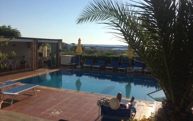 Hotel Villa Mena