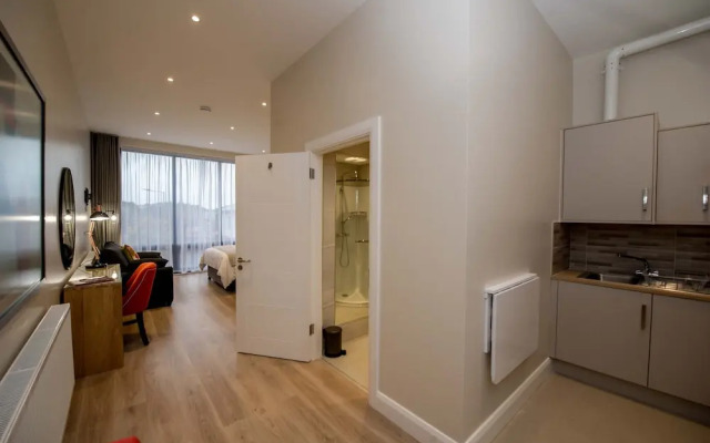 The James Suites