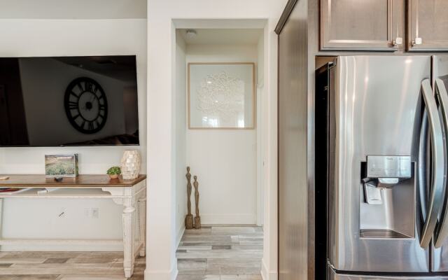 Charming Bakersfield Home w/ Yard & Patio!