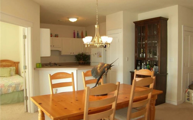 Harbour Place 4101 3 Br condo by RedAwning