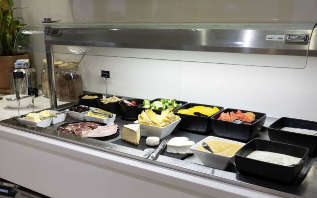 Отель Mercure Nice Centre Grimaldi