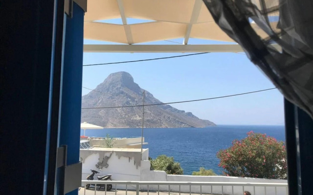 1 Bed Apt - Sleeps 2 - Free Parking - Sea View