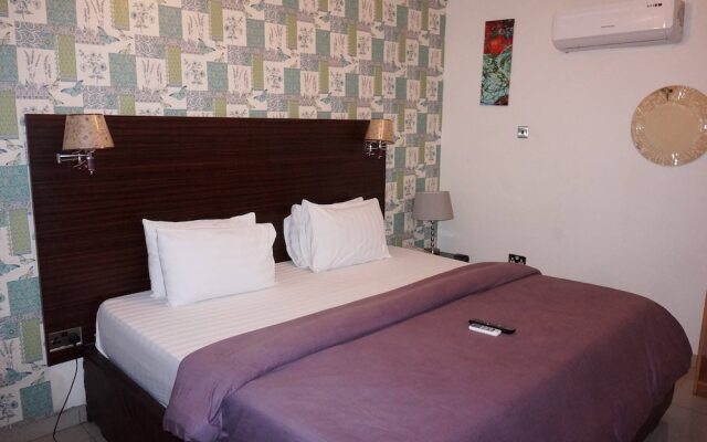 Carlton Gate Xclusive Hotel